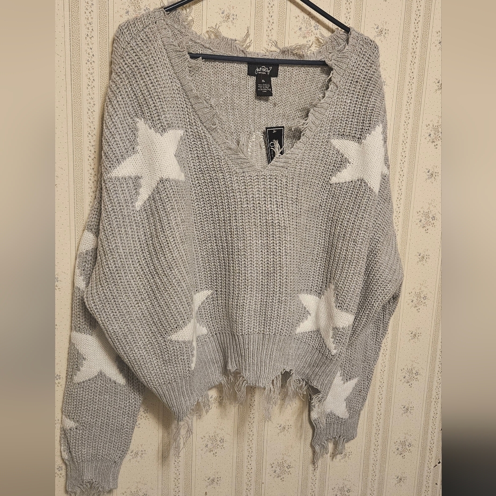 Gray Star Pattern Crop Sweater
